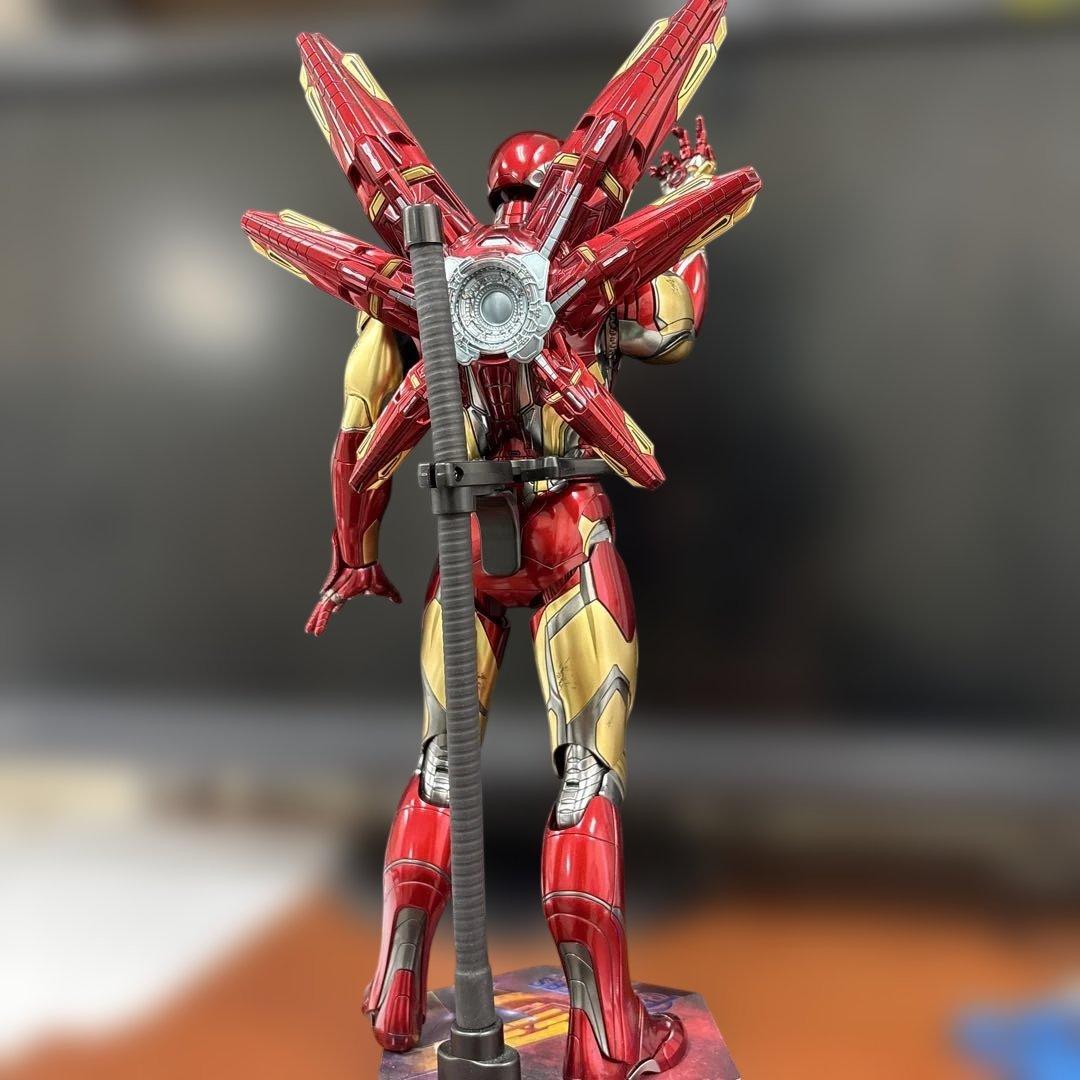 ホットトイズ　アイアンマン　マーク85（素顔はヴァリアントヘッド)