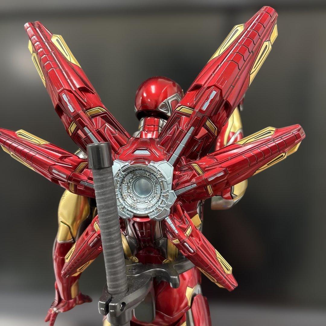 ホットトイズ　アイアンマン　マーク85（素顔はヴァリアントヘッド)