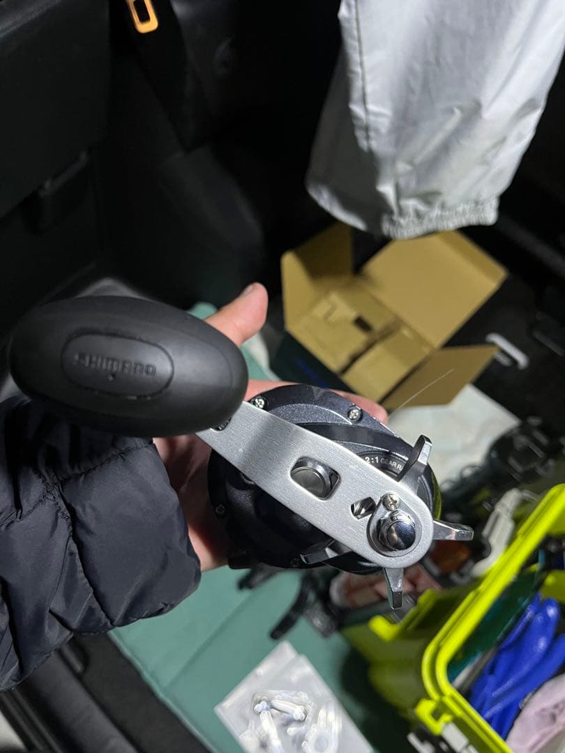 シマノ　Shimano TORIUM 2000HG ベイトリール　ジギング　青物