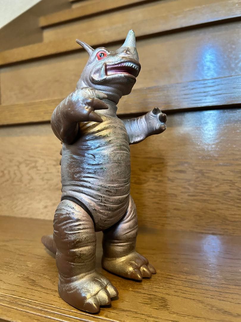 レア物　ネロンガマルサン当時物スタンダードサイズ