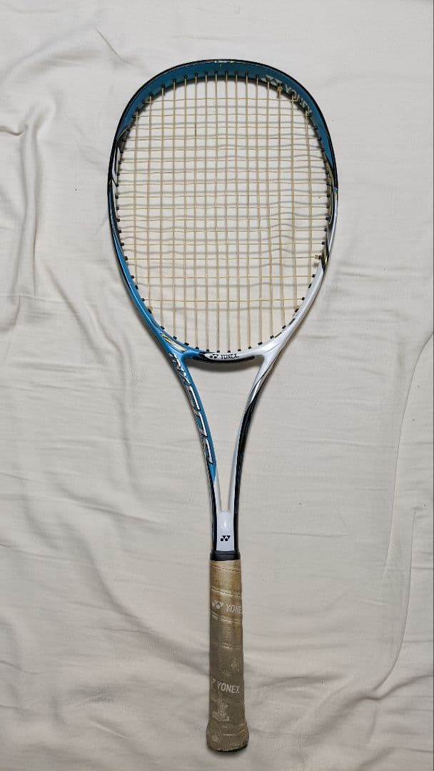 ソフトテニスラケット　2本　ヨネックスとミズノ