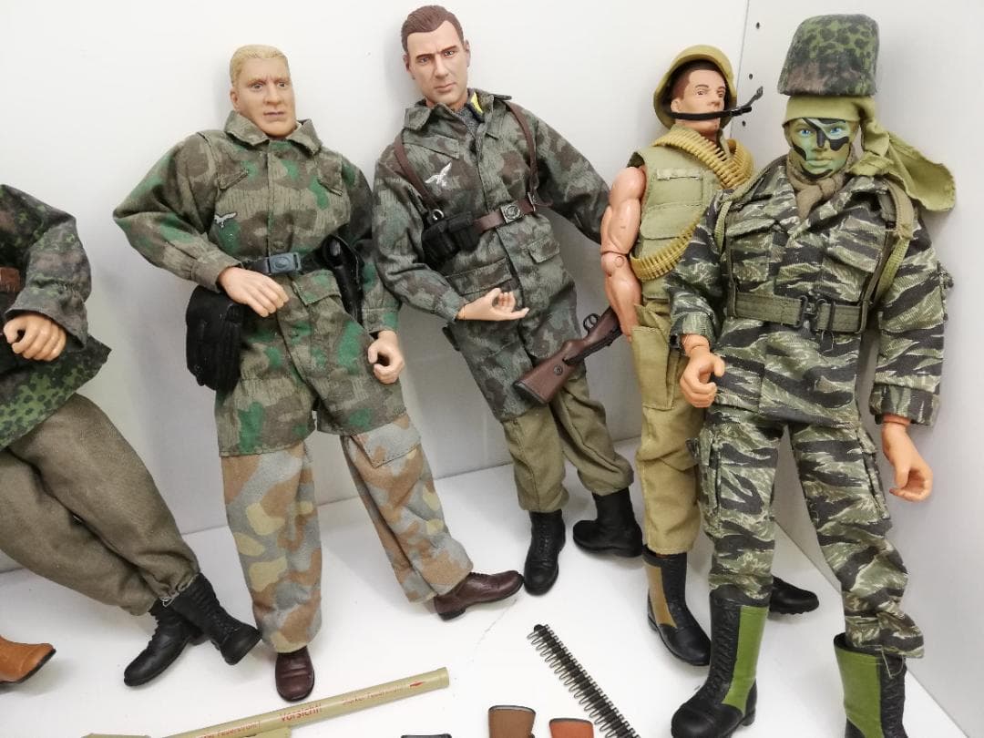 21ST CENTURY TOYS　ミリタリーフィギュアと他の種類　８体