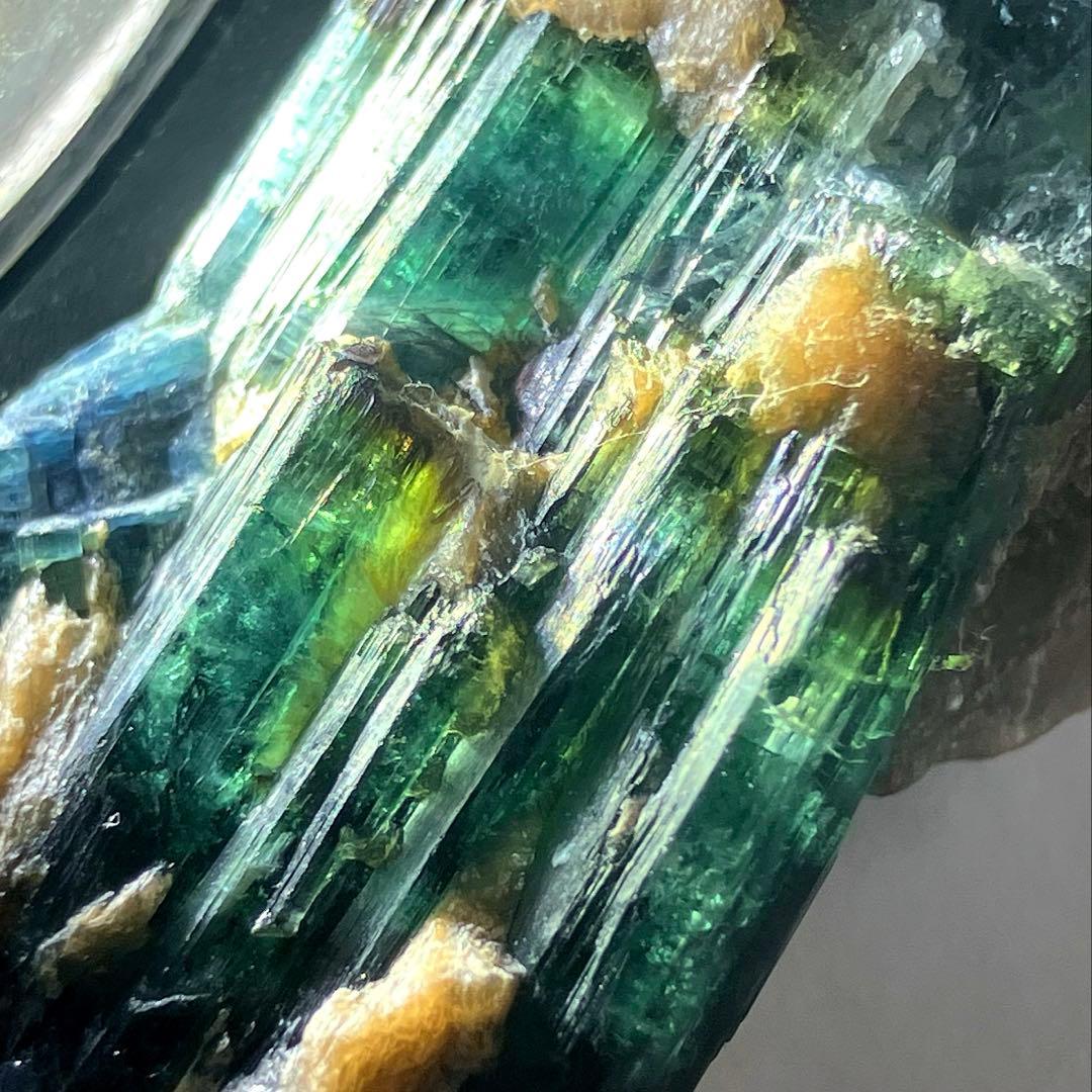 トルマリン エルバイト 電気石 白雲母 共生