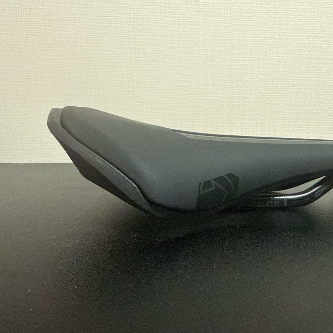 ShimanoPro Stealth curved Teamサドル　142mm