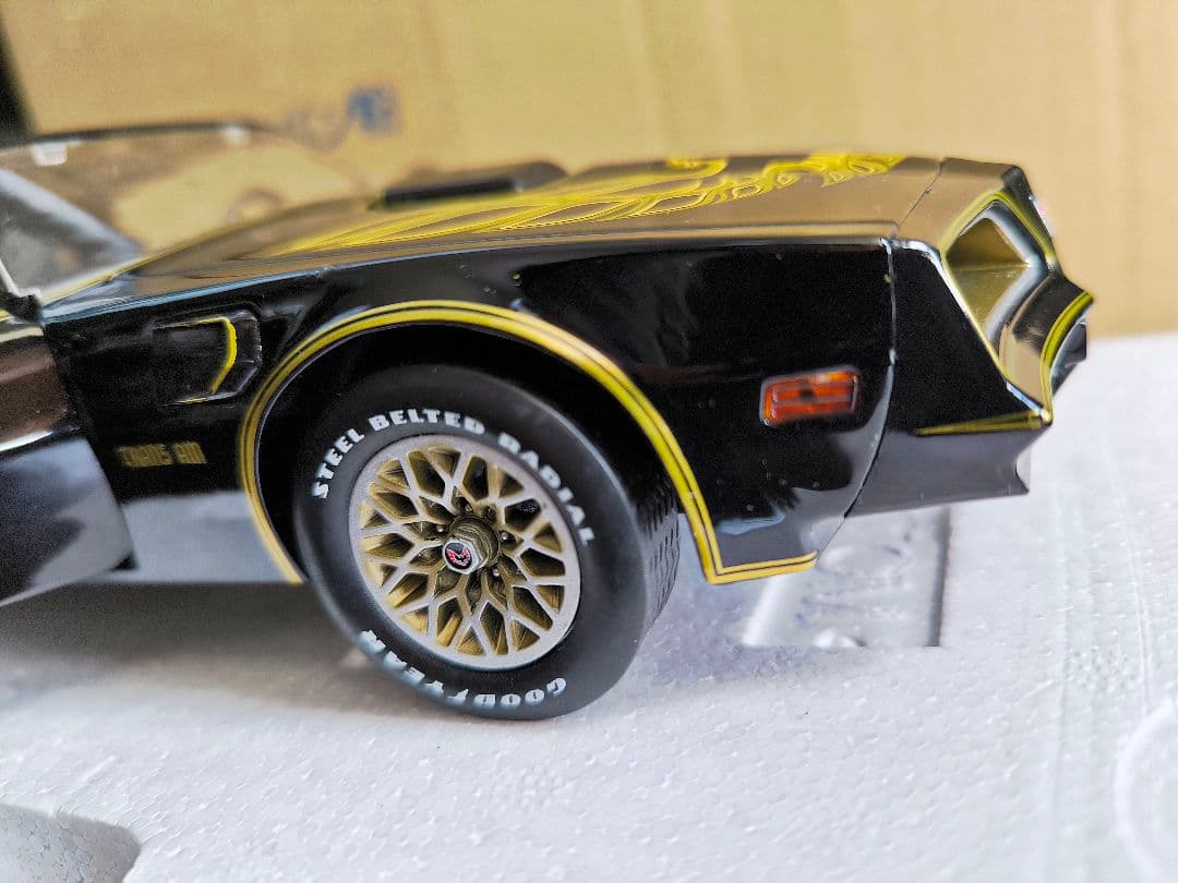 キャンペーン激レアGreenLight 1977 PontiacFirebird