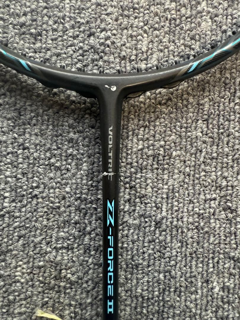 バドミントンラケット ジーフォース2