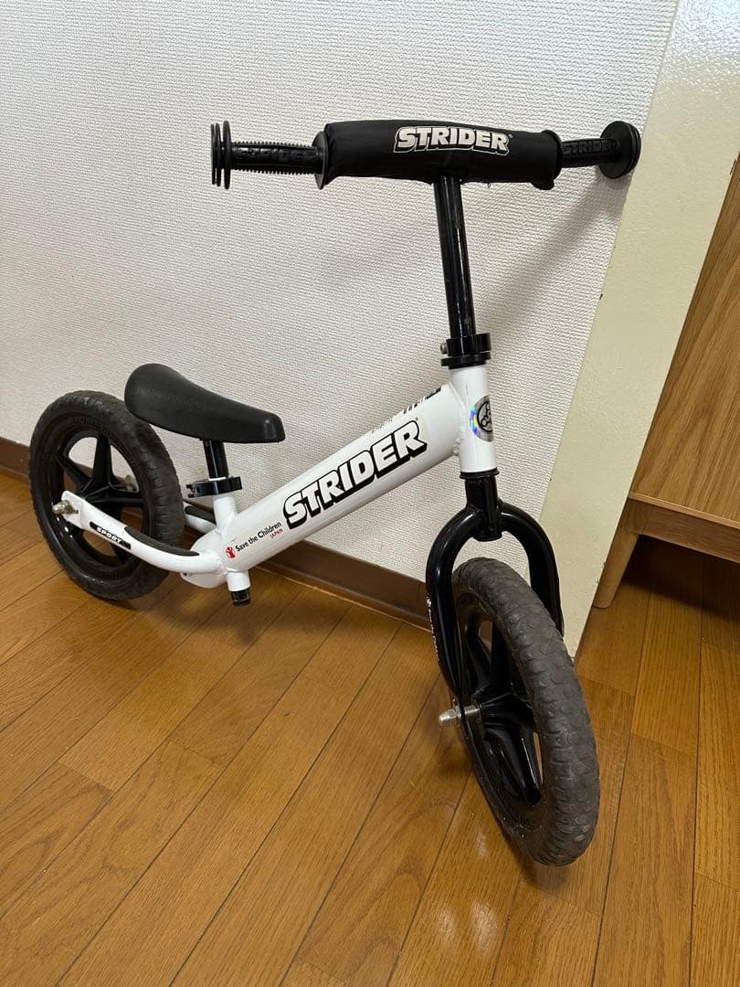 STRIDER バランスバイク ホワイト・ブラック　専用バッグ付