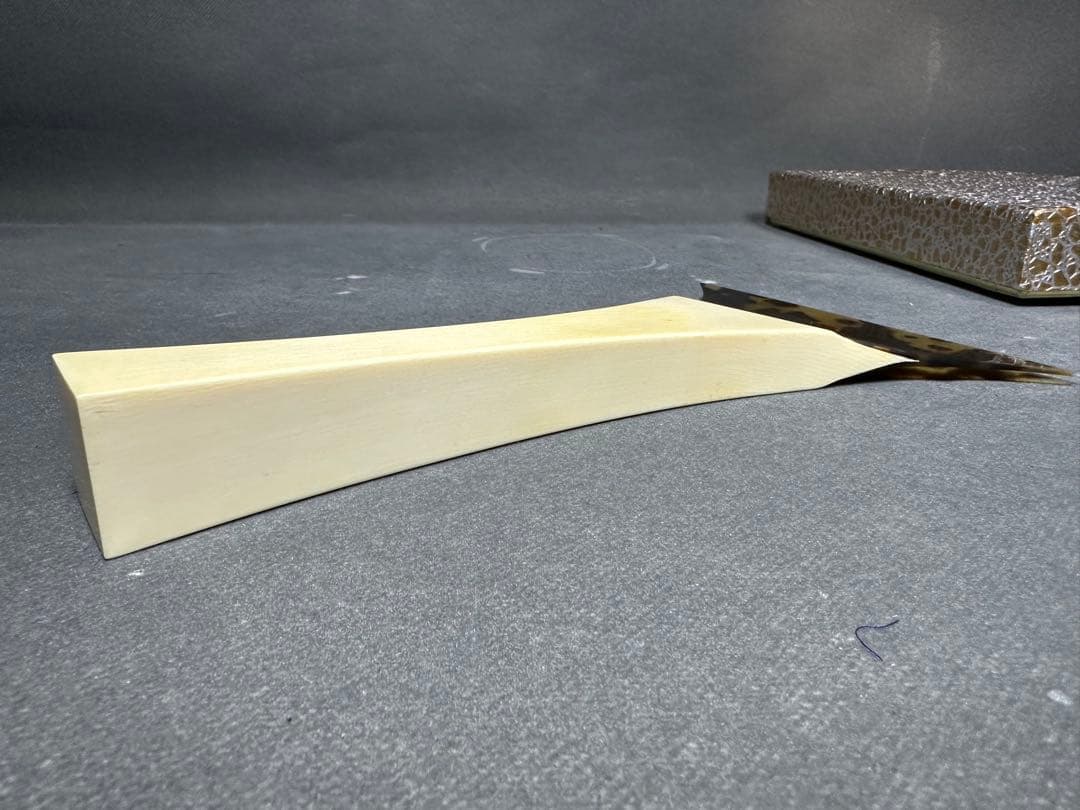 津軽三味線　鼈甲撥　撥　バチ　天然素材　和楽器　民謡　アンティーク　細密細工