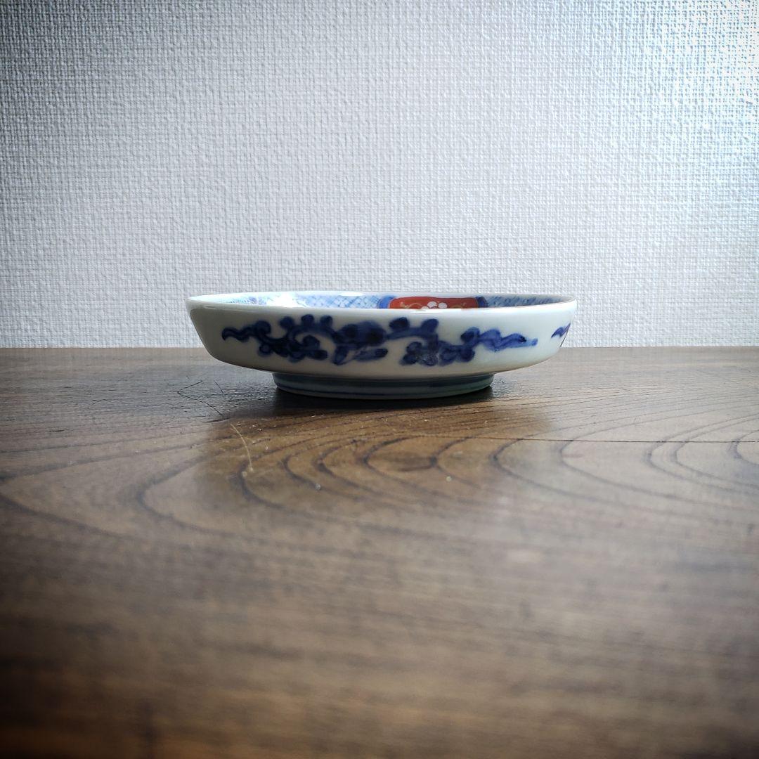 小皿　色絵付　染付　古伊万里　金彩　花唐草　鶴　四方襷文　明治　ロ号　欠け　窯傷