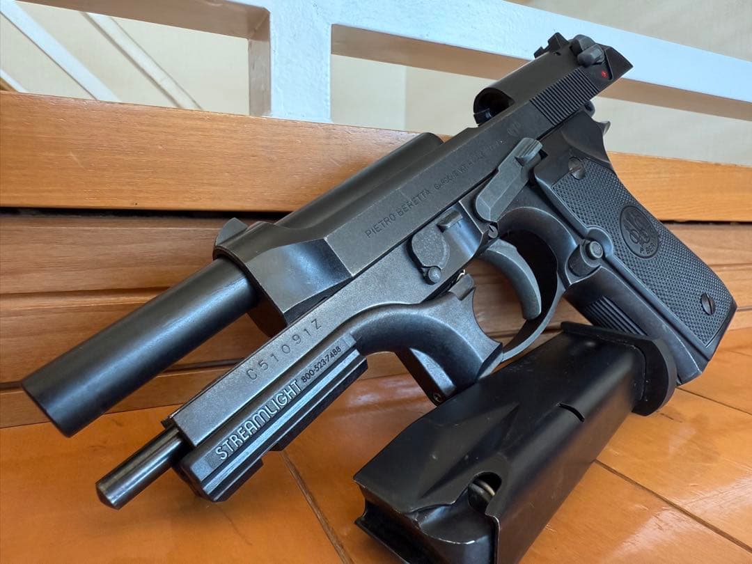 MGC BERETTA M92F SRHW 実物マウント付き HW モデルガン