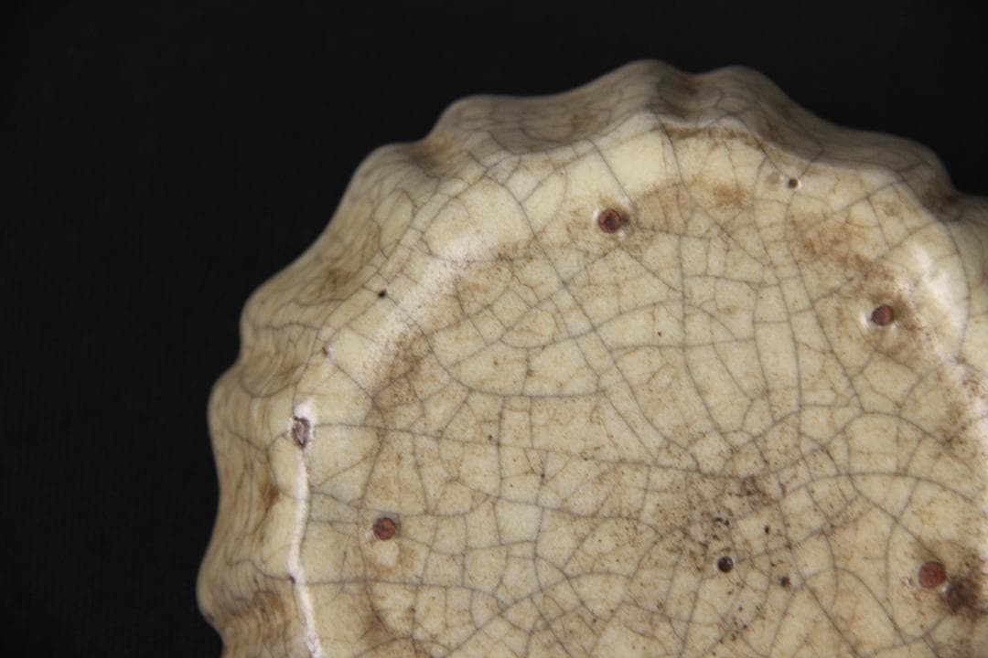 中国美術 開片釉 小皿　近代　哥窯　菱花形　茶道具　小鉢 裂紋釉 EN21-05