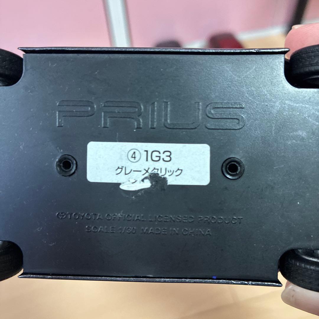 トヨタ プリウス 1/30 色見本ミニカー 傷アリ