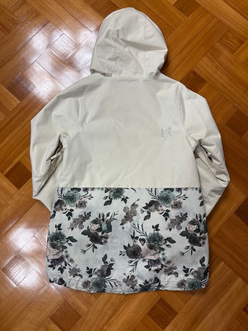 L1スノーボードウェア　ジャケットSサイズ　パンツXSサイズ