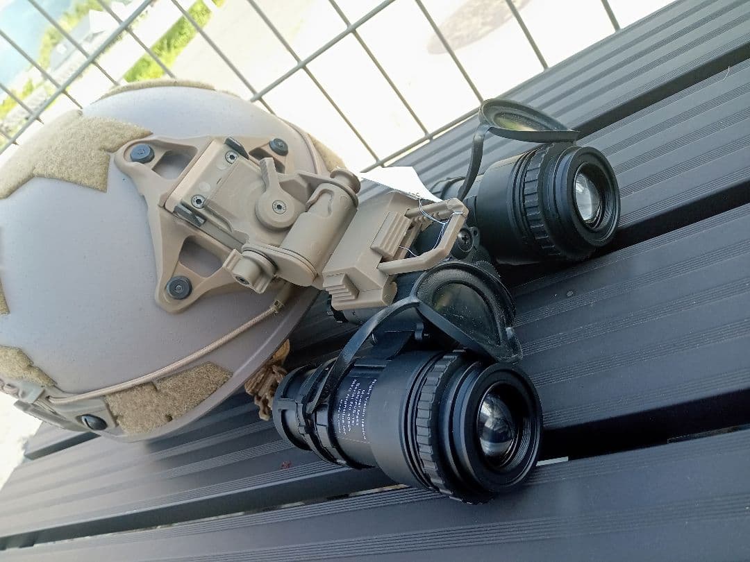 REVISION CAIMAN　 FMA PVS-15 ナイトビジョン　レプリカ