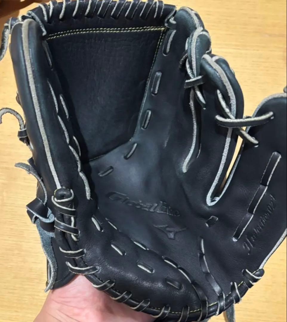 軟式グローブ2個硬式グローブ1個