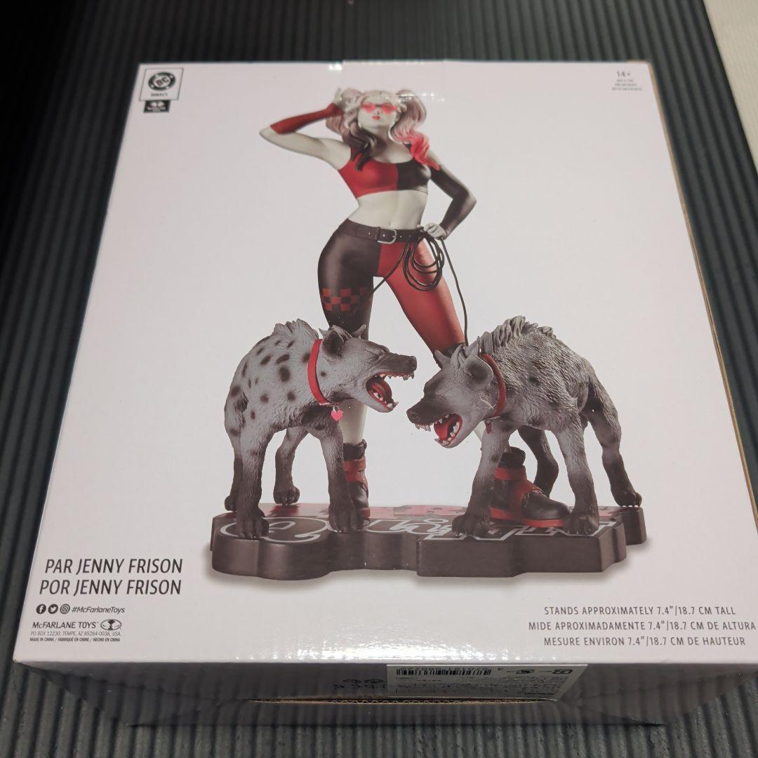 新品未開封 DC ハーレイ・クイン：レッド・ホワイト＆ブラック ハーレイ・クイン