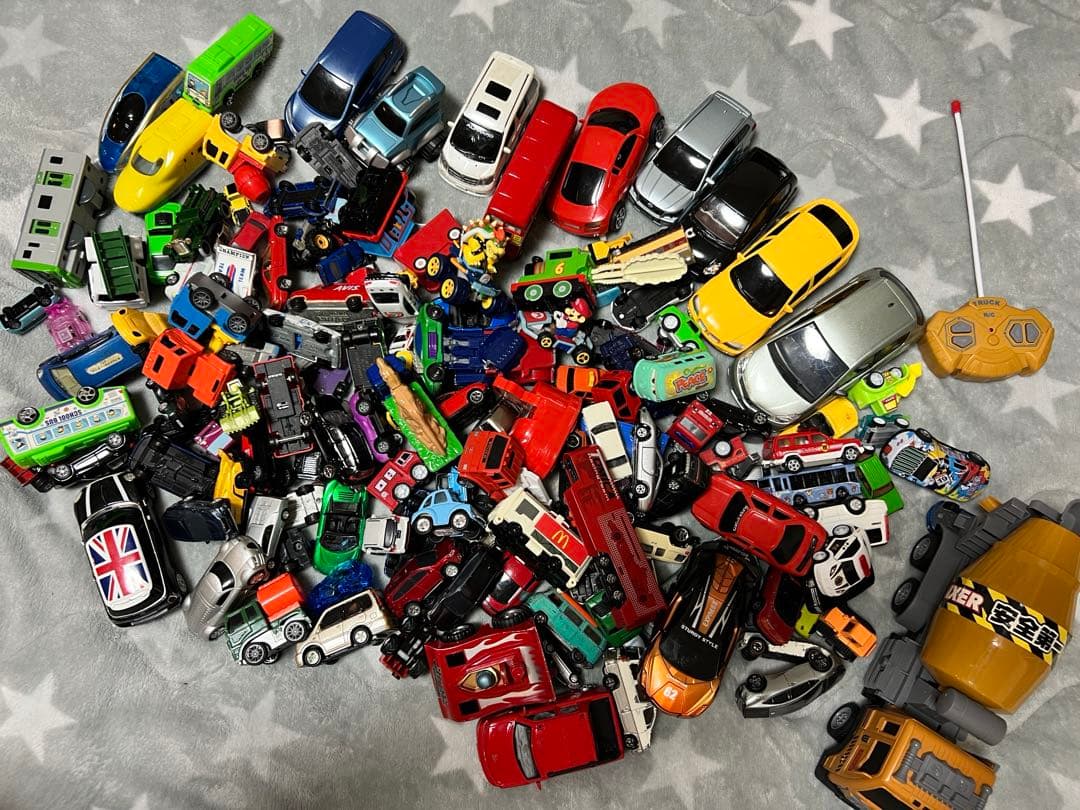 ミニカー まとめ売り 5.6kgあります。