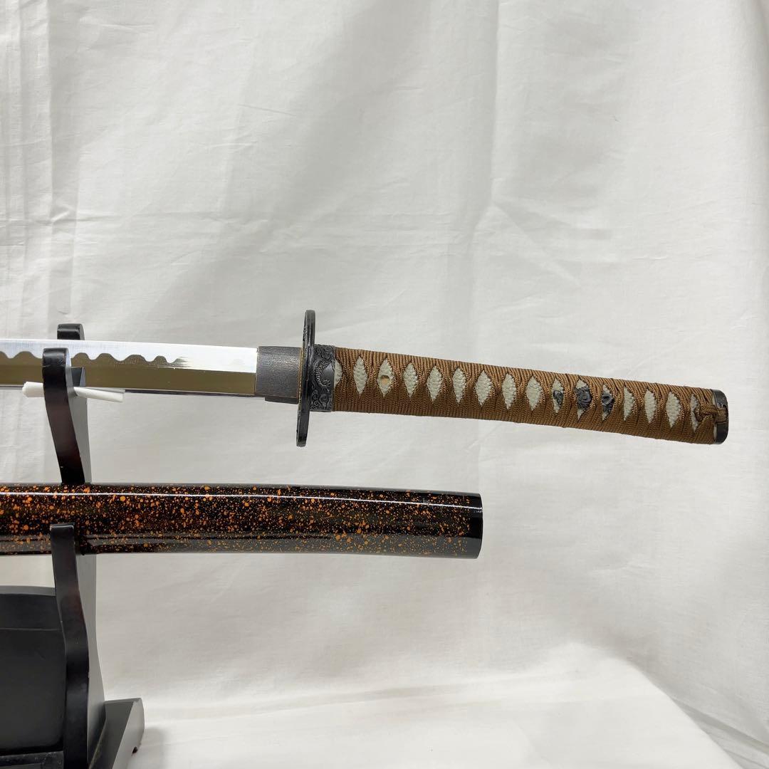 模造刀 二本差し 太刀 脇差 龍鍔 透かし 梨地塗 鞘 互の目 刃紋 高級