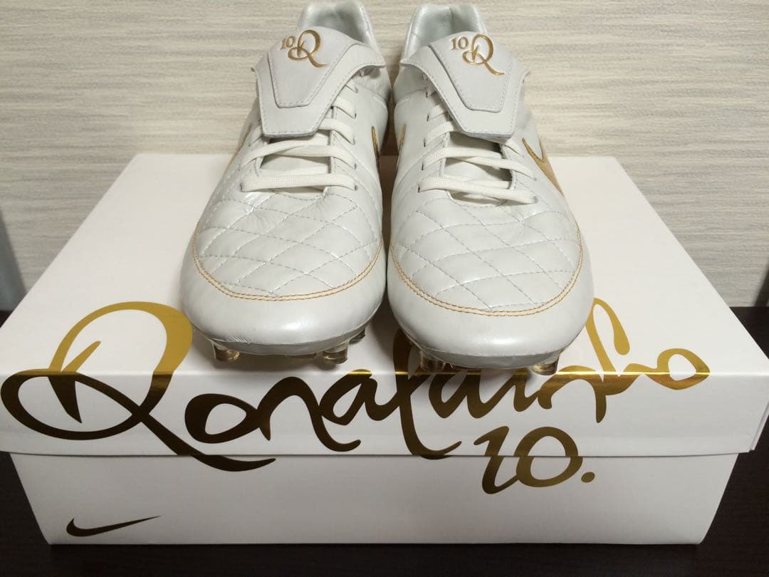 世界3000足限定　2015年発売　ティエンポレジェンド5 FG ロナウジーニョ