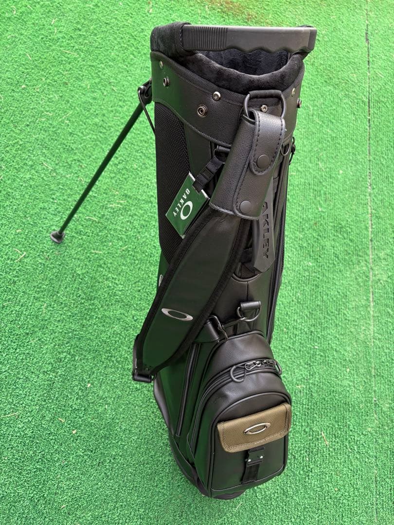 Oakley ブラック キャディバッグ