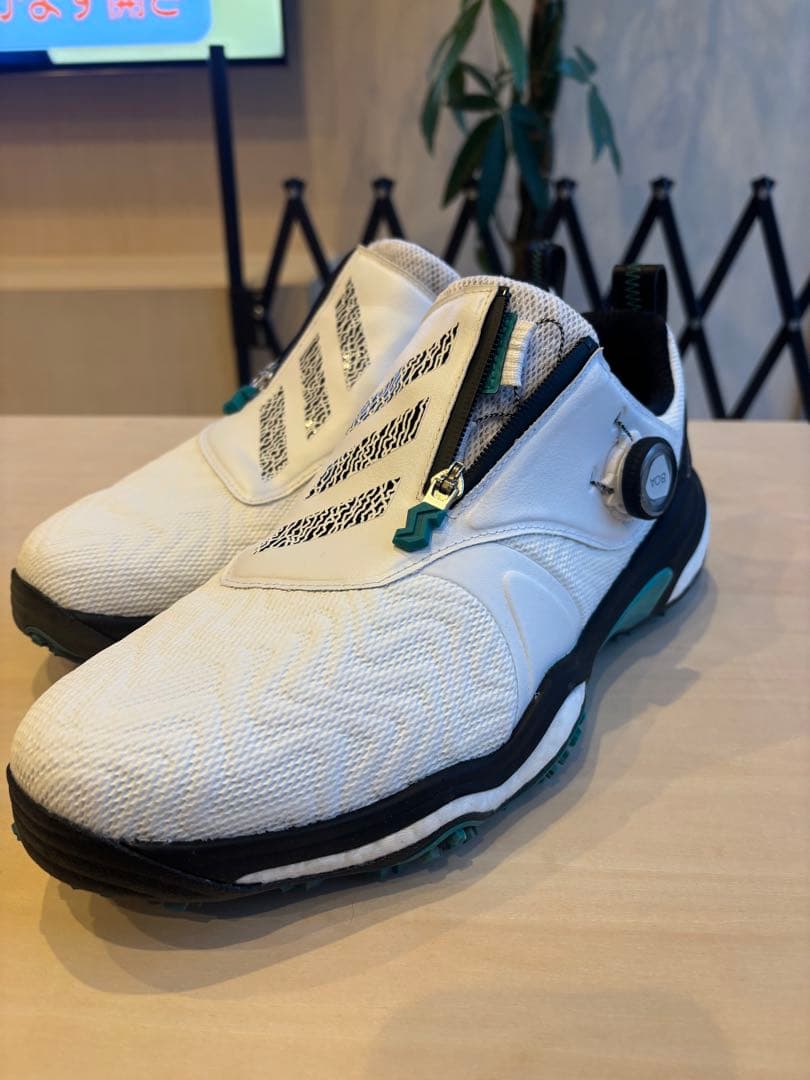 ホワイトゴルフシューズ ジッパー付き