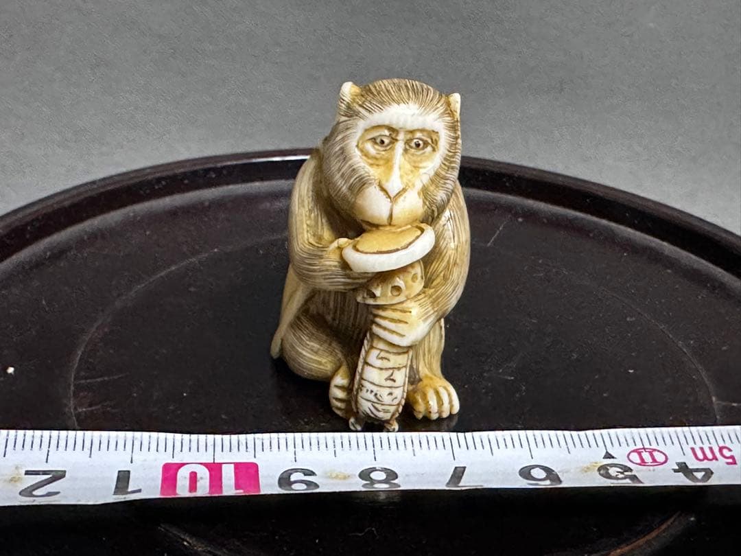 根付　猿　アンティーク　置物　骨董　飾り物根付　古美術品　 置物　細密細工