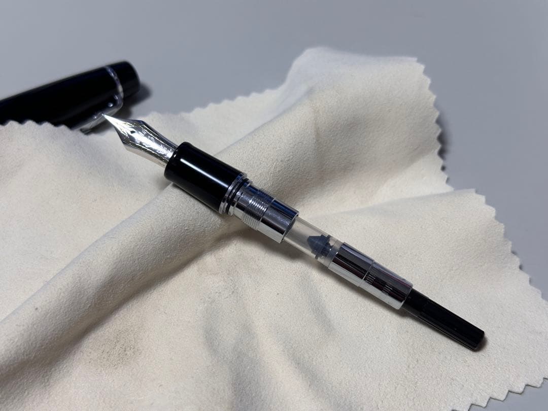 セーラー万年筆 プロフェッショナルギアΣ F字幅 銀 ブラック