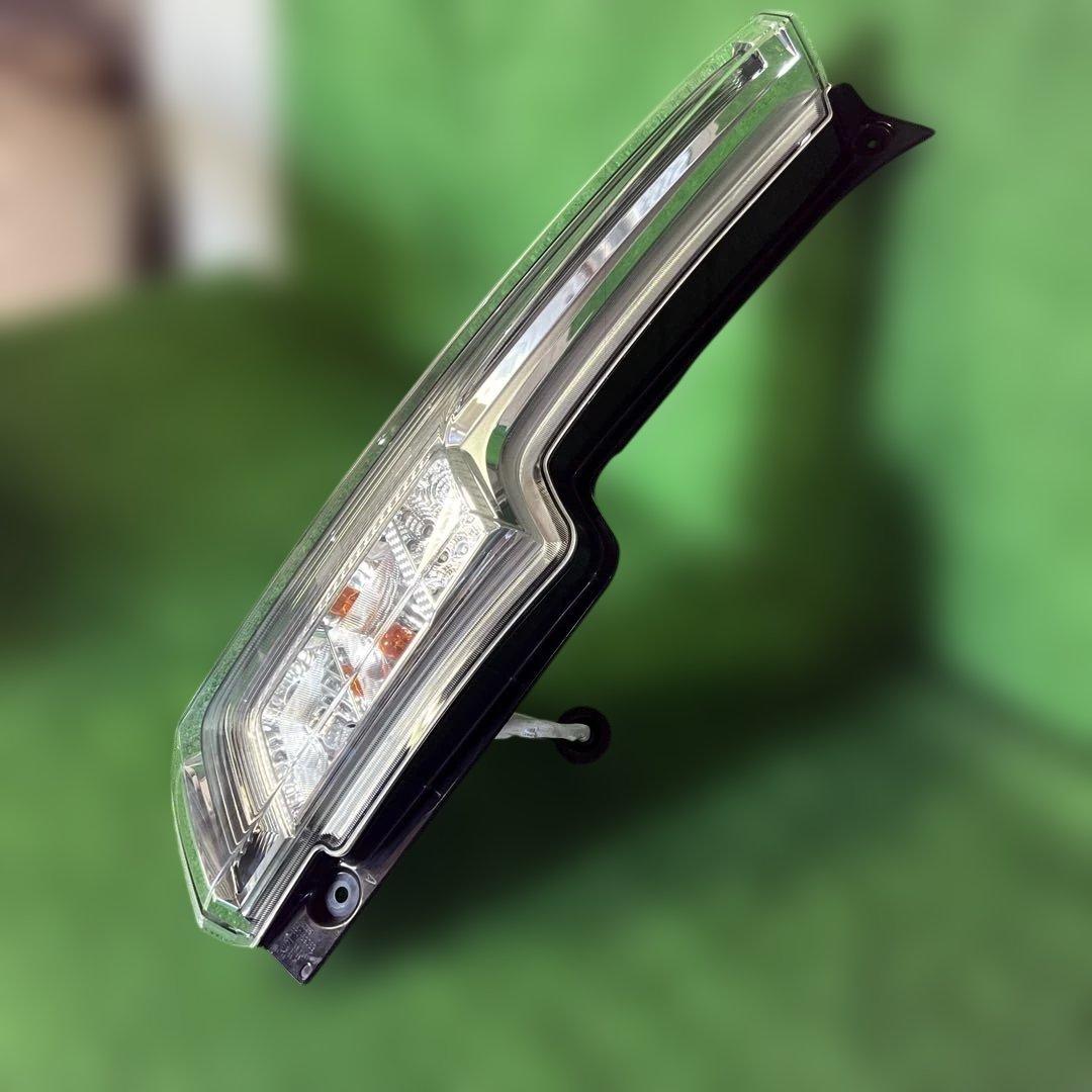 アー1★ ダイハツ純正 MOVE LA150S 左テールライト2018年