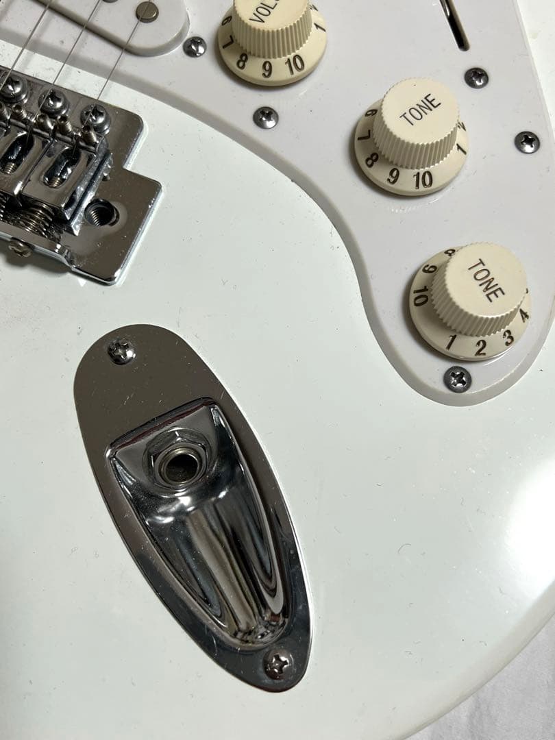 エレキギター　BEHRINGER iAXE393