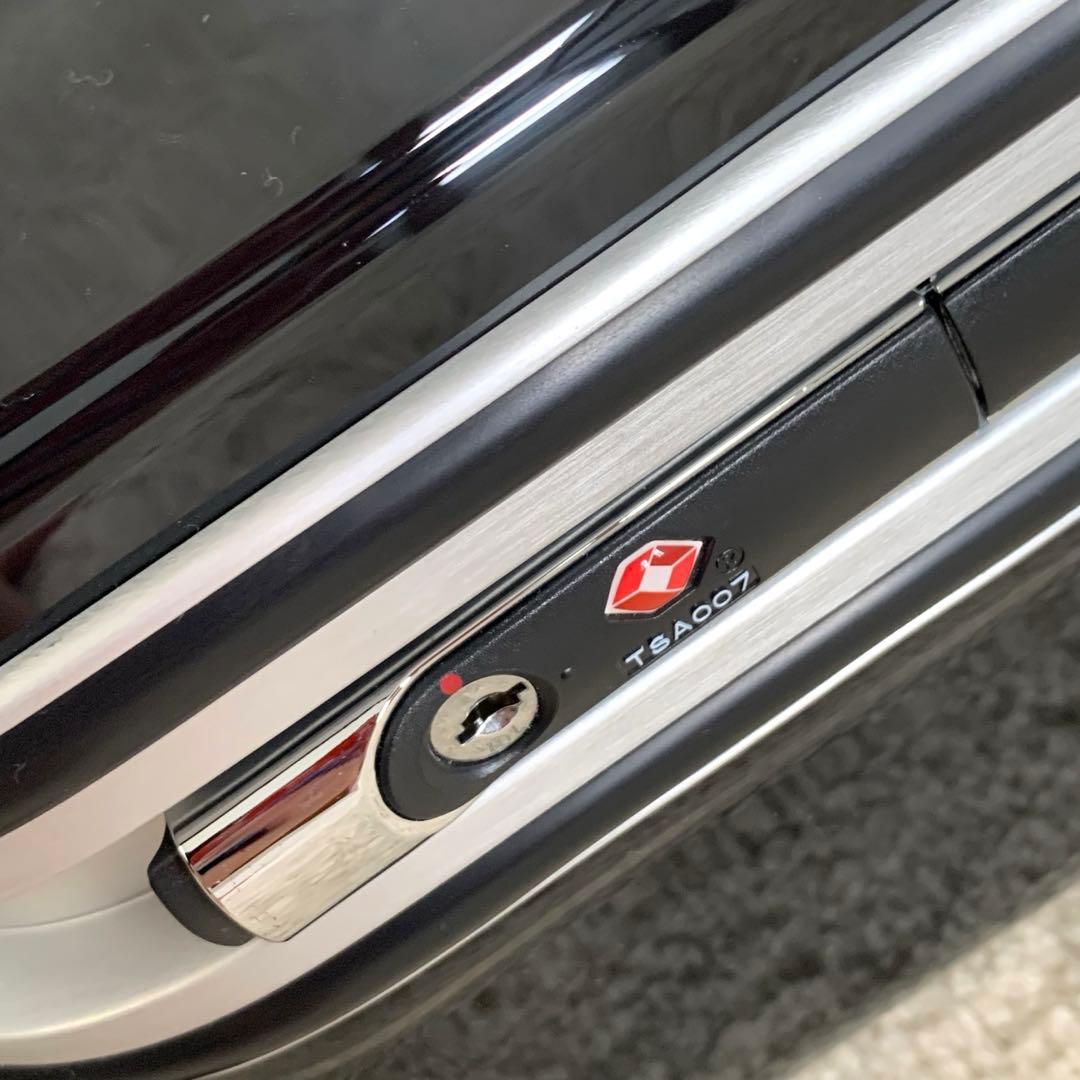 美品　メルセデスベンツ　キャリーケース　4輪　機内持ち込み　TASロック 35ℓ