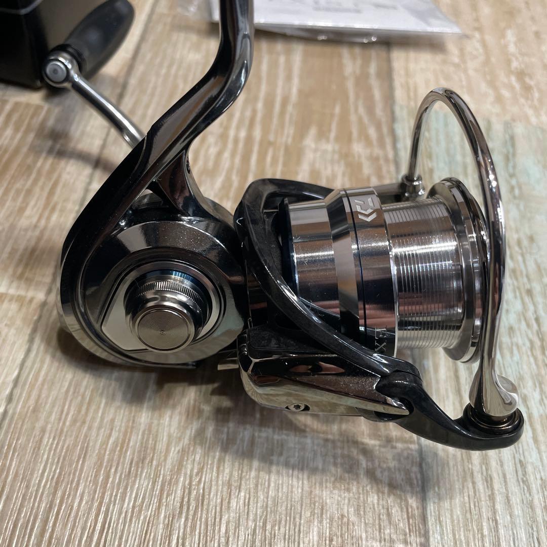 DAIWA 18EXIST LT2500リール ケース付き