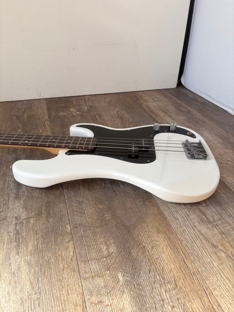 バスカーズ　ベース　エレキベース　オマケ付き！