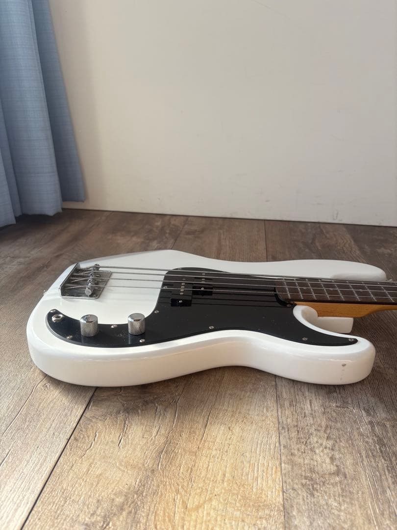 バスカーズ　ベース　エレキベース　オマケ付き！
