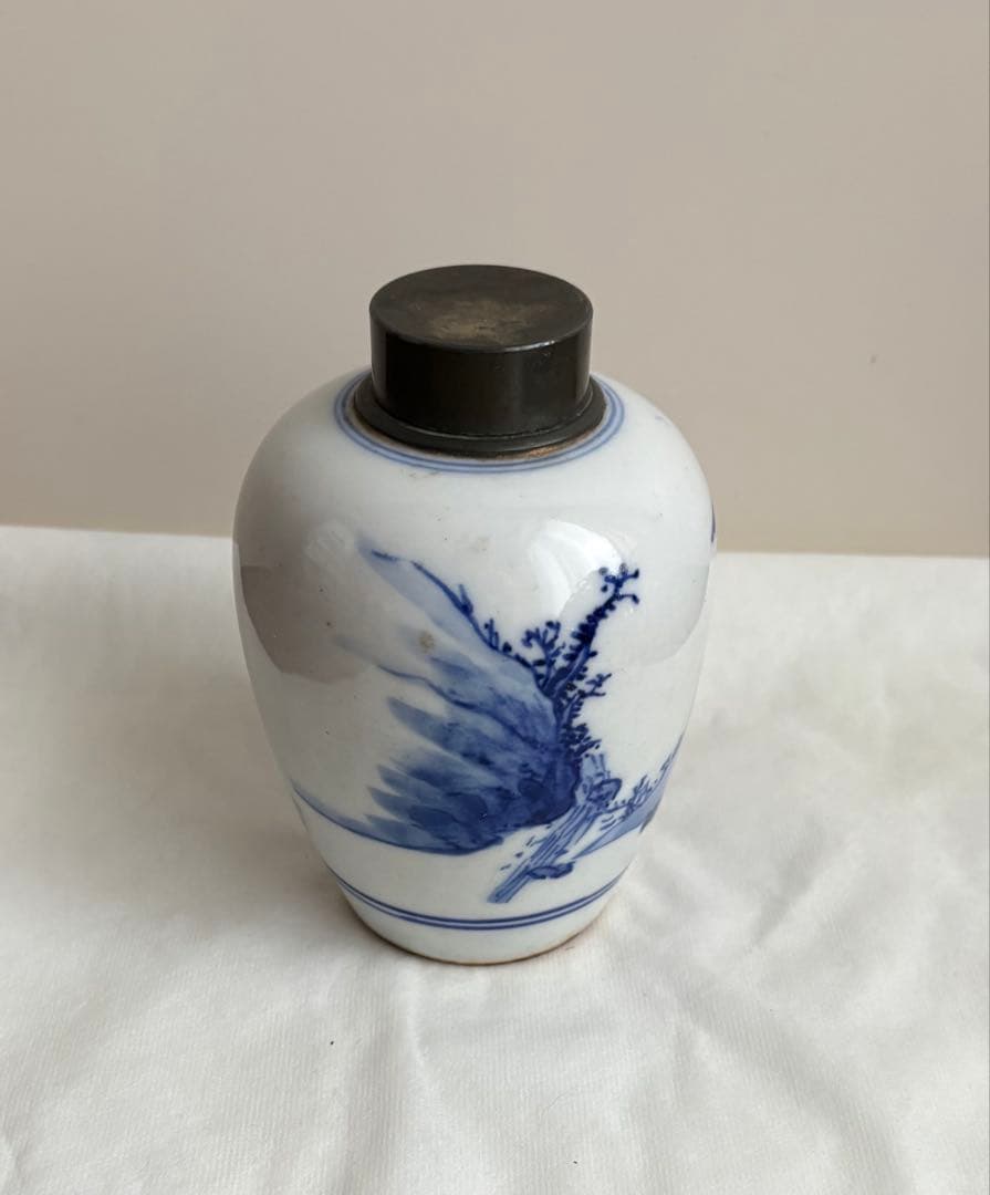 青花山水文様の茶壺　染付茶入　茶心壺　 中国の伝統的な青白磁　蓋は開きません