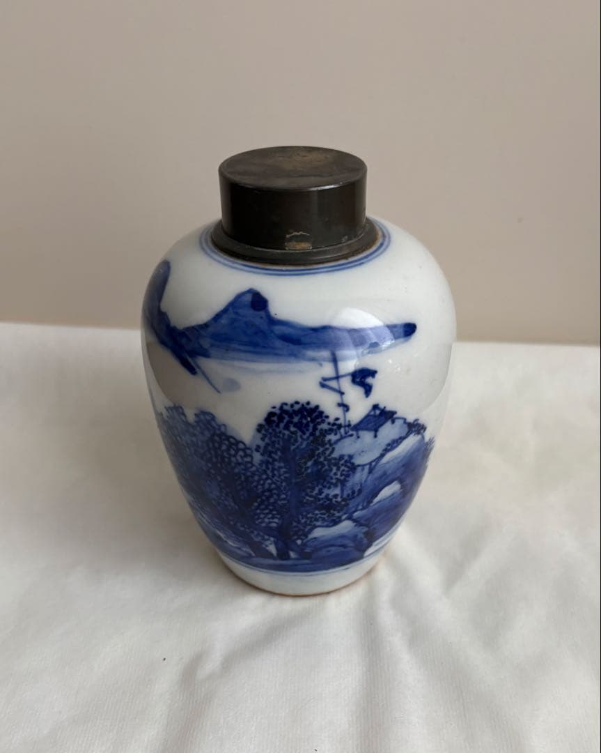 青花山水文様の茶壺　染付茶入　茶心壺　 中国の伝統的な青白磁　蓋は開きません