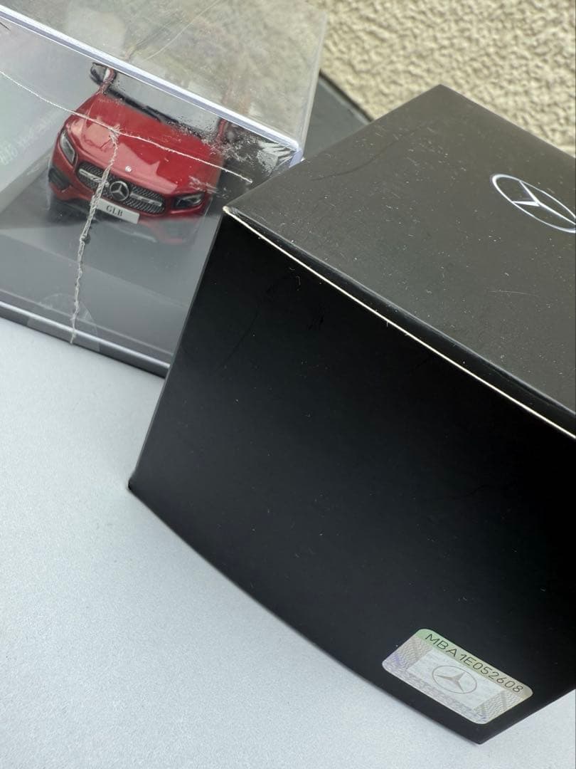 1/43 Mercedes-Benz GLBミニカー