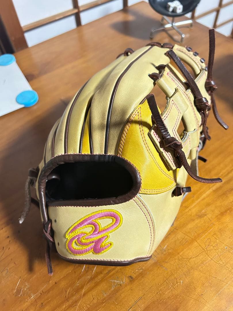 ドナイヤ２０２２限定販売軟式内野手用グラブ ラベル直刺繍モデルブロンドXゴールド