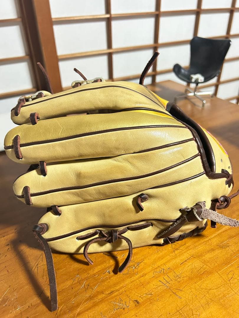 ドナイヤ２０２２限定販売軟式内野手用グラブ ラベル直刺繍モデルブロンドXゴールド