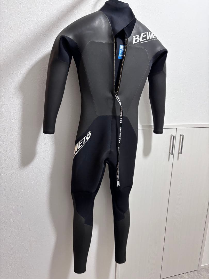 ウェットスーツ　BeWET Wetsuits