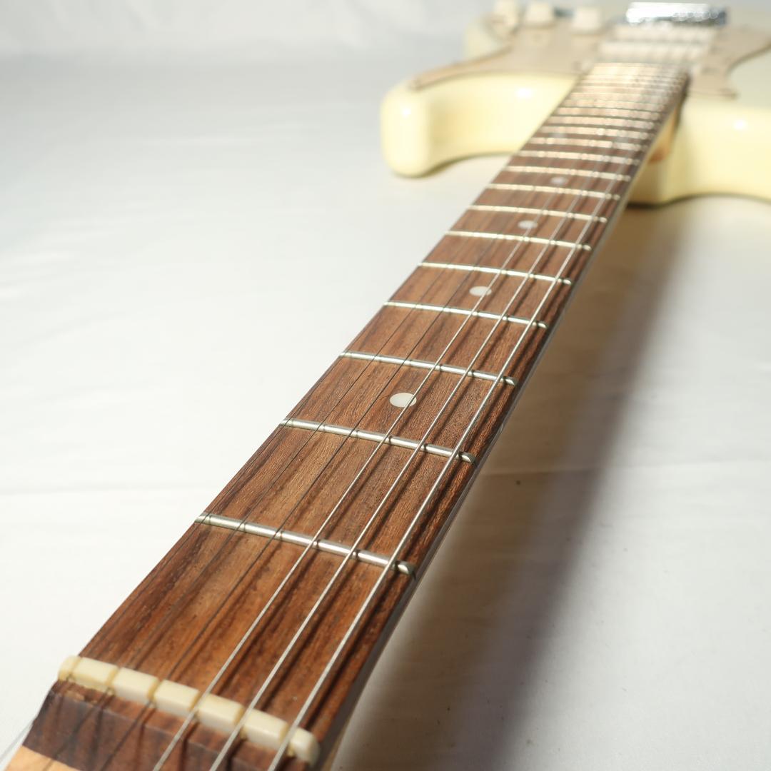 美品 BUSKER'S ストラトキャスタータイプ エレキギター ケース付