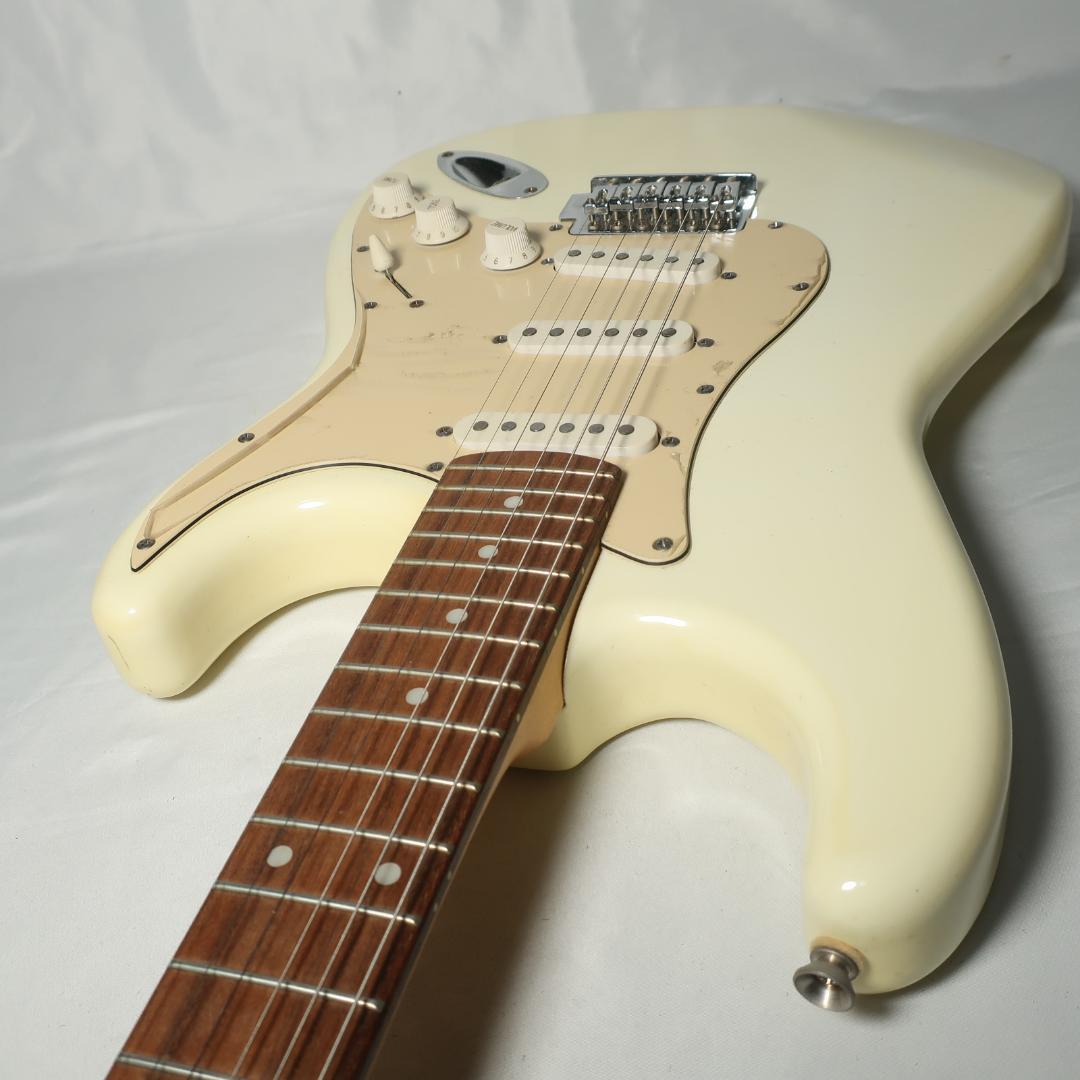 美品 BUSKER'S ストラトキャスタータイプ エレキギター ケース付