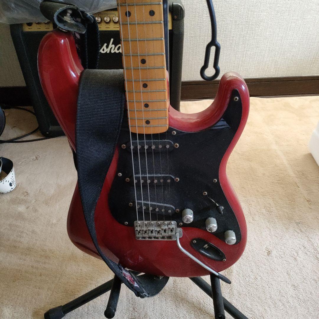 Fender Stratocaster レッドエレキギター