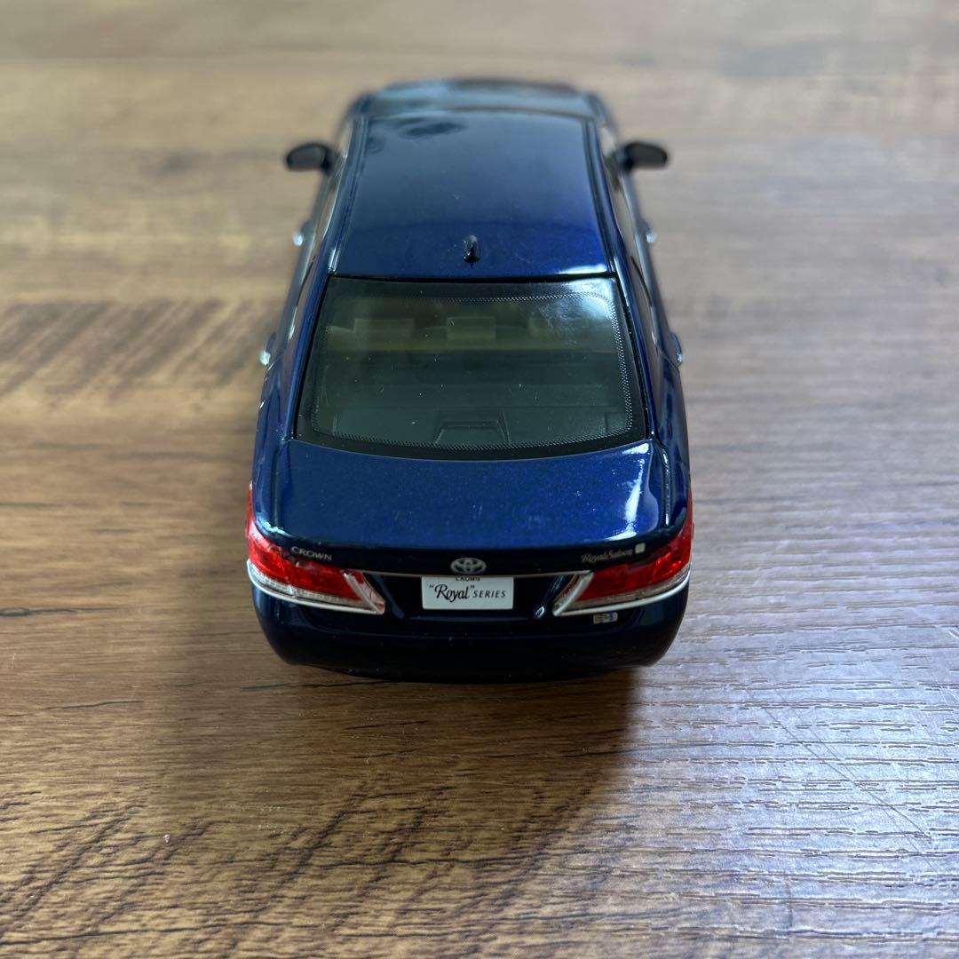 新品　非売品トヨタクラウンロイヤル サルーン　8S6 ダークブルーマイカ