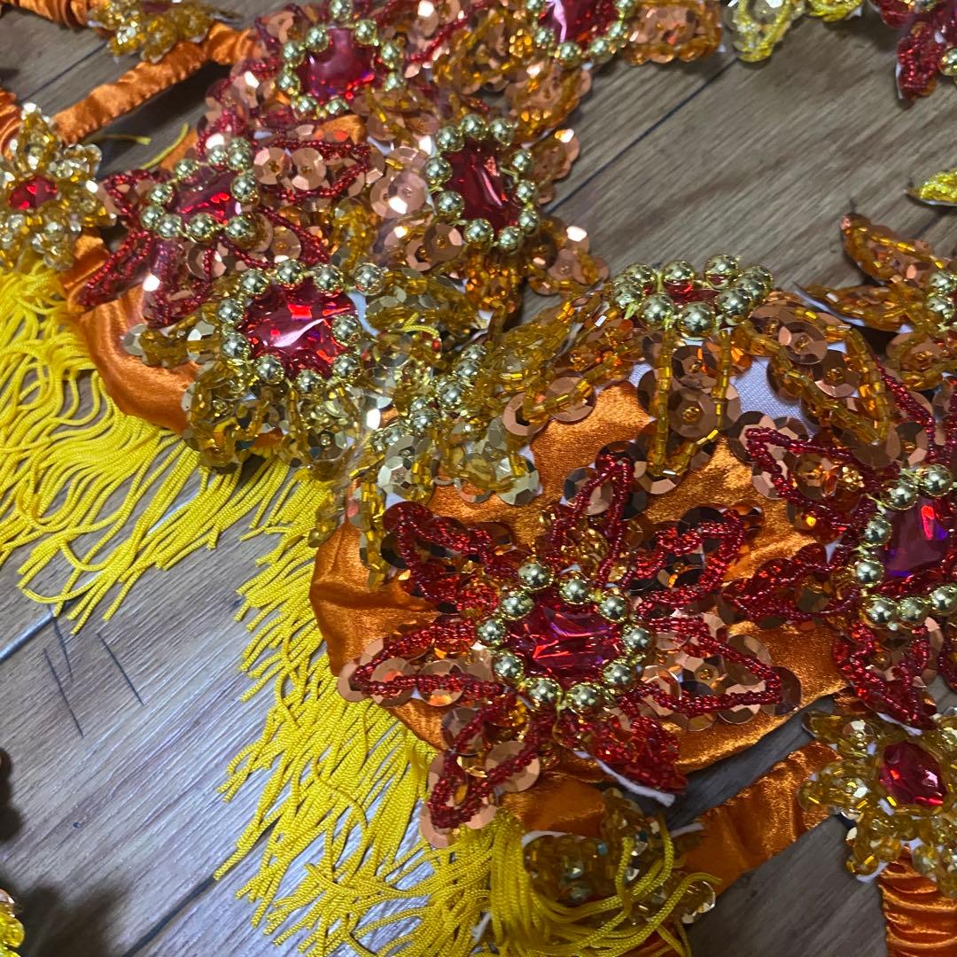 オレンジ カーニバル衣装 ビーズ装飾