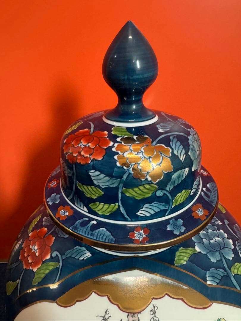 1955 366 有田焼　金龍窯　博山作　沈香壷　飾壷