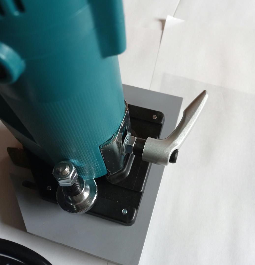 フロア貼り増しの必需品！入隅カッター ホースカバーと同梱で200円値引