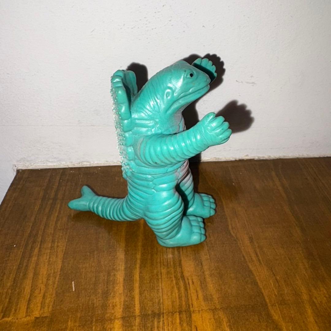 TAA17 ウルトラマン　ブルマァク　怪獣　ミニ　ソフビ　フィギュア 円谷プロ