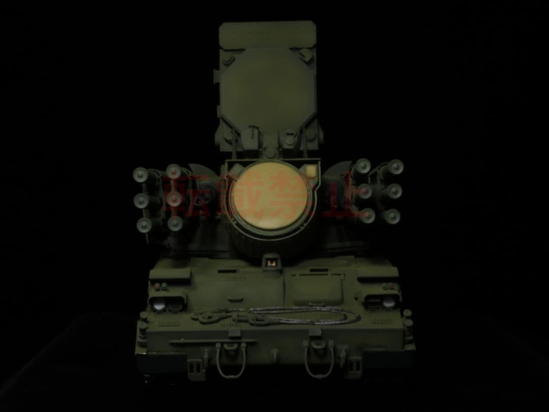 完成品 1/35 ロシア軍 パーンツィリS1 プラモデル トランペッター