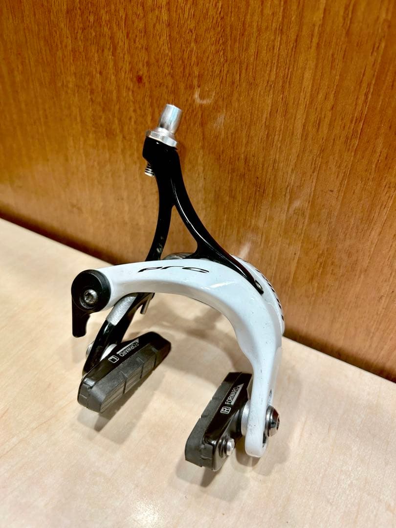 【貴重な白×黒キャリパーブレーキ】MERIDA品ドレスアップ用★カッコいいです！