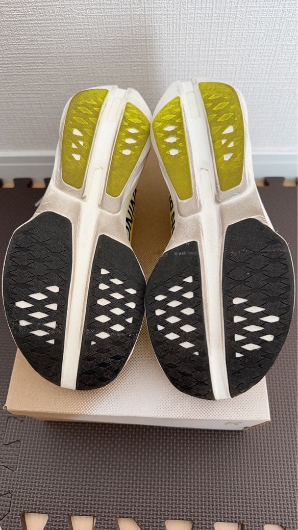 オン クラウドブーム ストライクレーシング